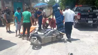 Al lugar llegaron paramédicos para apoyar a las personas accidentadas