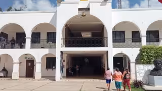 Ayer una comisión de agricultores acudió al palacio municipal, ya que temen que lo pactado no se cumpla