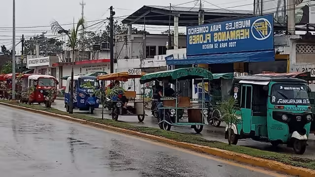 José Luis Flota Hernández (r) dijo que lo que solamente participaron seis de los 18 gremios que hay en la cabecera, porque saben que van a contar con apoyos para regularizarse