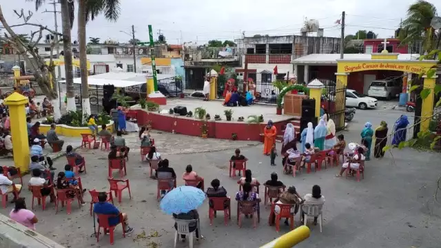 Viernes Santo: Cozumeleños acuden al Viacrucis cumpliendo los protocolos sanitarios