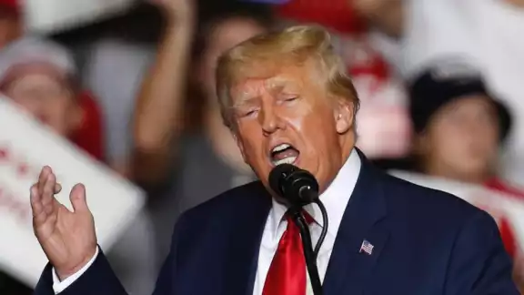 Donald Trump se entrega en una cárcel del condado de Fulton Donald Trump se entrega en una cárcel del condado de Fulton