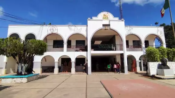 Enedina Teh Cumi, nueva secretaría del ayuntamiento de José María Morelos