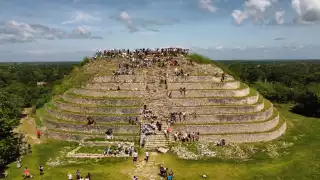 Desde la cima de la pirámide Kinich Kak Moo se tiene una vista incomparable