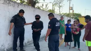 Vecinos linchan a sujeto que intentó apuñalar a una mujer en Ciudad del Carmen