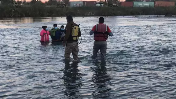 Los rescatistas acudieron a ayudar Los rescatistas acudieron a ayudar