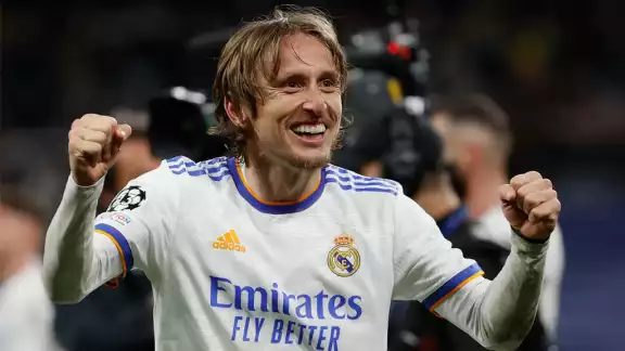 Al término del nuevo contrato el croata podrá decidir si continúa jugando o se retira con la camiseta merengue Al término del nuevo contrato el croata podrá decidir si continúa jugando o se retira con la camiseta merengue
