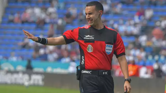 César Arturo Ramos encabeza la lista de los árbitros mexicanos para el Mundial de Qatar 2022