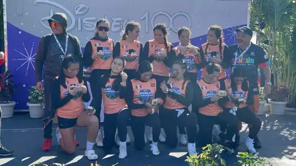El representativo quintanarroense, compuesto por jugadoras de la Organización de Football Americano del Sureste