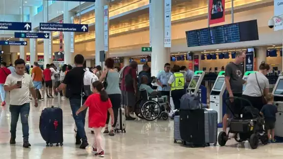 Al cierre de 2023, se registró la llegada de 21 millones 870 mil turistas internacionales vía aérea a México, lo que representa un incremento de 6.2 por ciento comparado con 2022