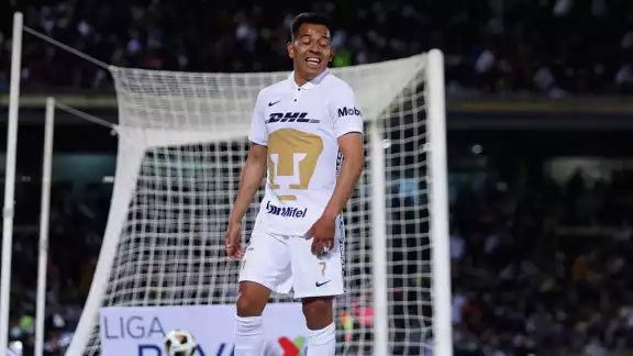 Saucedo dijo adiós al clb universitario Saucedo dijo adiós al clb universitario