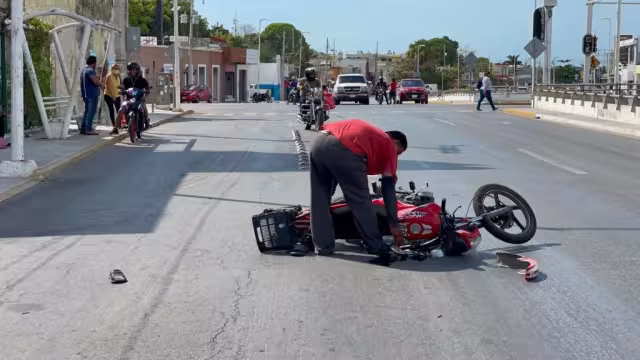 Motociclista herido tras accidente; el culpable huyó del lugar