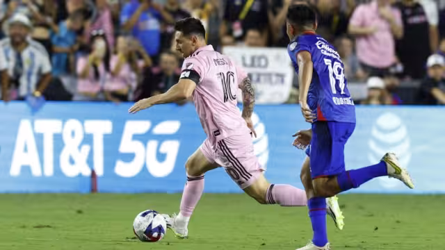 Messi se estrena con el Inter Miami marcando el gol del triunfo ante Cruz Azul
