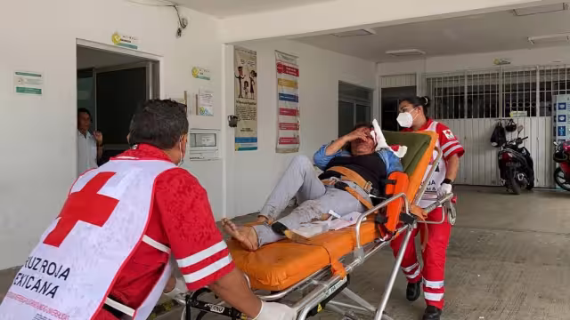 La mujer presenta graves lesiones; es trasladada de emergencia a la clínica de Noh-Bec