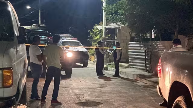 Trascendió en el sitio que podría tratarse de un par de personas de origen colombiano montados en una moto Pulsar