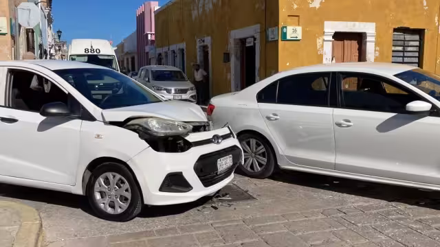 El choque dejó daños materiales