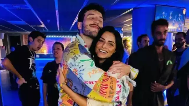 Sebastián Yatra revela si tiene un noviazgo con Aislinn Derbez