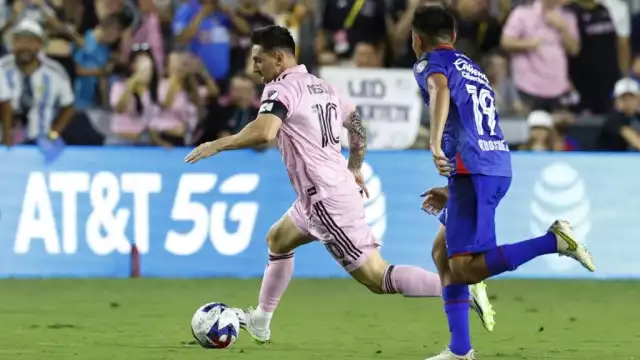 Messi se estrena con el Inter Miami marcando el gol del triunfo ante Cruz Azul