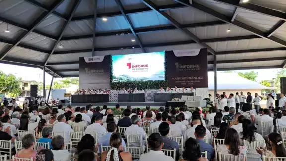 Sin datos y con gente acarreada sucede el primer informe de Maricarmen Hernández en Carrillo Puerto Sin datos y con gente acarreada sucede el primer informe de Maricarmen Hernández en Carrillo Puerto