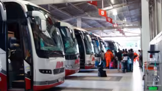 Senado aprueba descuentos a estudiantes en boletos de autobús