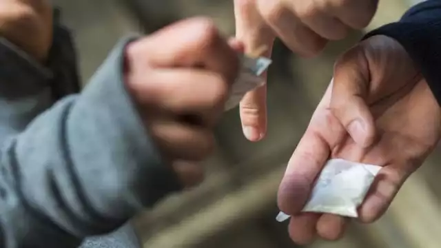 Los dos hombre fueron descubiertos en posesión del narcótico