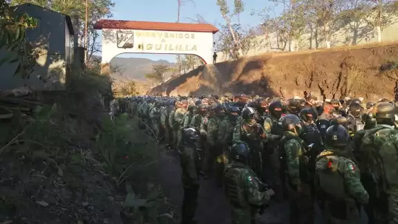 En los últimos dos días, elementos del Ejercito, la GN y la policía estatal han logrado ingresar a 45 comunidades. Foto: Sedena En los últimos dos días, elementos del Ejercito, la GN y la policía estatal han logrado ingresar a 45 comunidades. Foto: Sedena