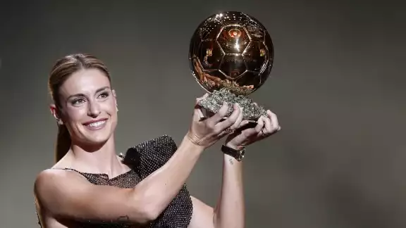 Alexia Putellas gana su segundo Balón de Oro consecutivo Alexia Putellas gana su segundo Balón de Oro consecutivo