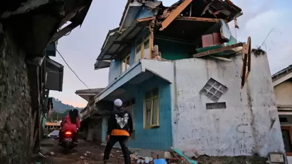 El epicentro del terremoto se situó a 18 kilómetros de la localidad de Banjar El epicentro del terremoto se situó a 18 kilómetros de la localidad de Banjar