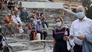 Grecia ya había eliminado el uso de cubreboca en espacios abiertos y ahora lo hará en espacios cerrados