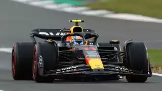 Checo Pérez revela la terrible situación que lo dejó fuera en Q1 en el GP de Gran Bretaña