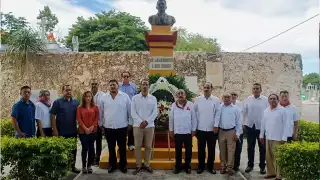 Se colocaron ofrendas florales en el lugar donde fue fusilado Felipe Carrillo Puerto