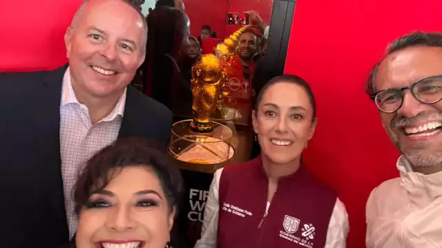 La Copa Mundial de la FIFA inicia recorrido por México