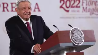 AMLO  adelantó que se pueden girar más órdenes de aprehensión sobre el caso Ayotzinapa.