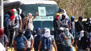 Titulares de Seguridad y Gobierno de Guerrero renunciaron tras caso de normalista asesinado