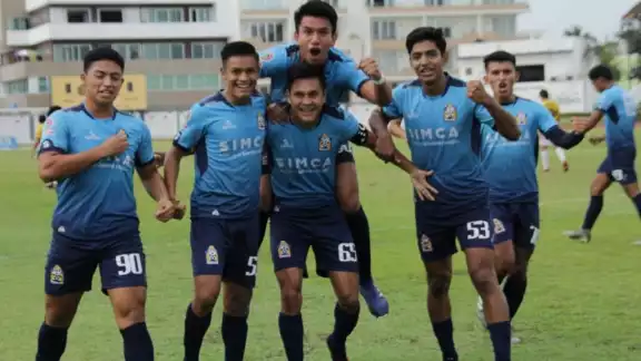 El partido inició con un gol tempranero de José Antonio Martínez