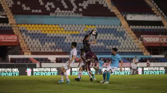 El enfrentamiento se lleva a cabo en el Estadio Olímpico Villahermosa El enfrentamiento se lleva a cabo en el Estadio Olímpico Villahermosa