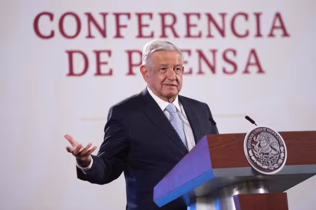 AMLO indicó que Carlos Joaquín González ocupará un cargo en el Gobierno de México apenas deje la gubernatura de Quintana Roo