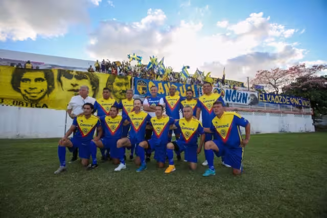 Varias leyendas del América llegaron a Cancún