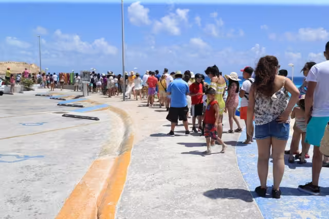 El periodo vacacional por Semana Santa empezó a reflejarse en la zona turística de Cancún
