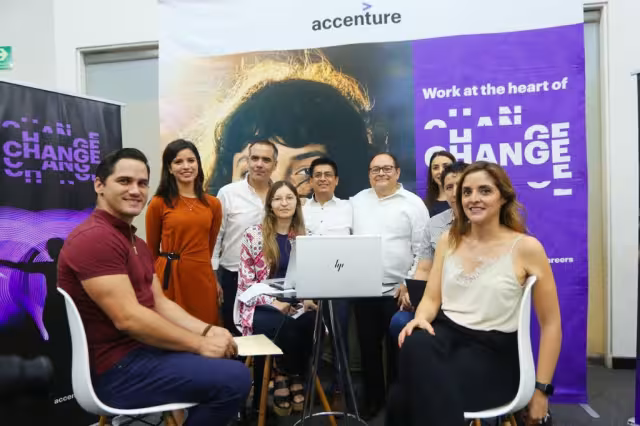 Se celebró la primera Feria del Empleo Bilingüe en Yucatán
