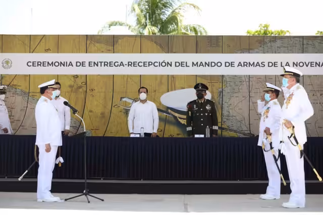 Ceremonia de cambio de mando de la IX Zona Naval Supervisada por Mauricio Vila Dosal