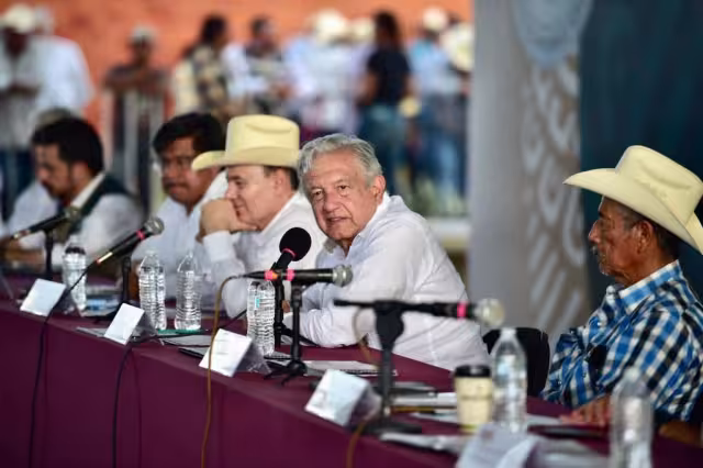 Aeropuertos de Guaymas y Obregón formarán parte de empresa del Estado: AMLO