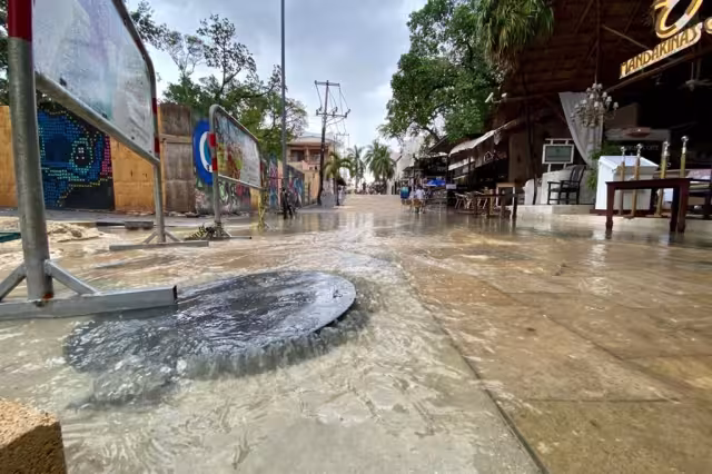 aguas negras en Playa del Carmen 
