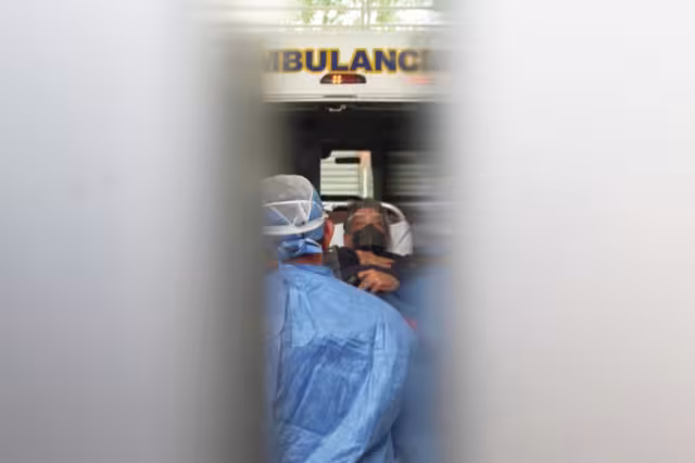 A través de su cuenta de Facebook el ex gobernador de Quintana Roo anunció que se ha recuperado de COVID-19 Foto: Erick Castillo