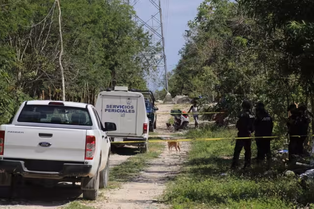 La escena del crimen fue celosamente custodiada por la policía municipal