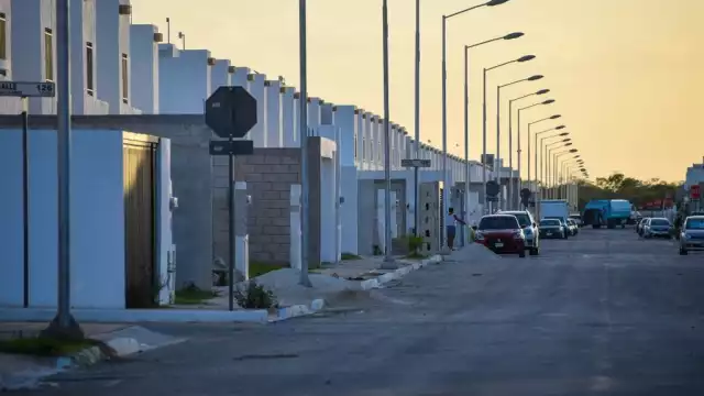 El Infonavit afirmó que siete de cada 10 acreditados no pueden comprar una vivienda, en Yucatán