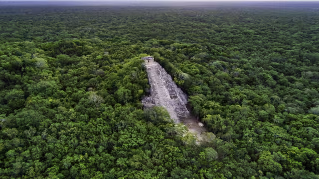Pirámide de Nohoch Mul, la construcción más alta de la cultura maya
