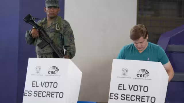 Un fuerte dispositivo de seguridad se implementó este domingo en las elecciones en Ecuador