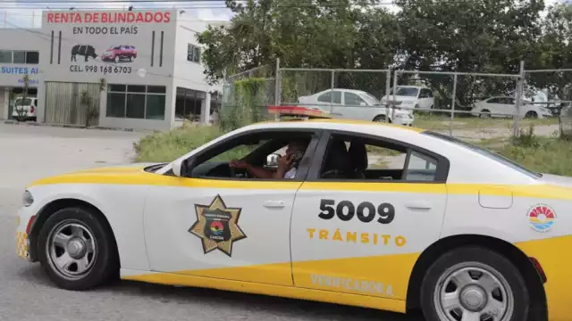 El uso del celular para los conductores está permitido en semáforos durante el color rojo