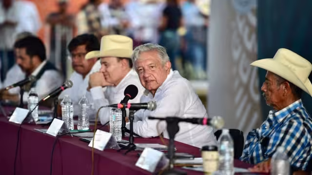 Aeropuertos de Guaymas y Obregón formarán parte de empresa del Estado: AMLO