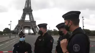 Desalojan la Torre Eiffel por una amenaza de bomba